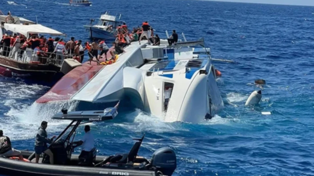 Girne Açıklarında Feribot Alabora Oldu