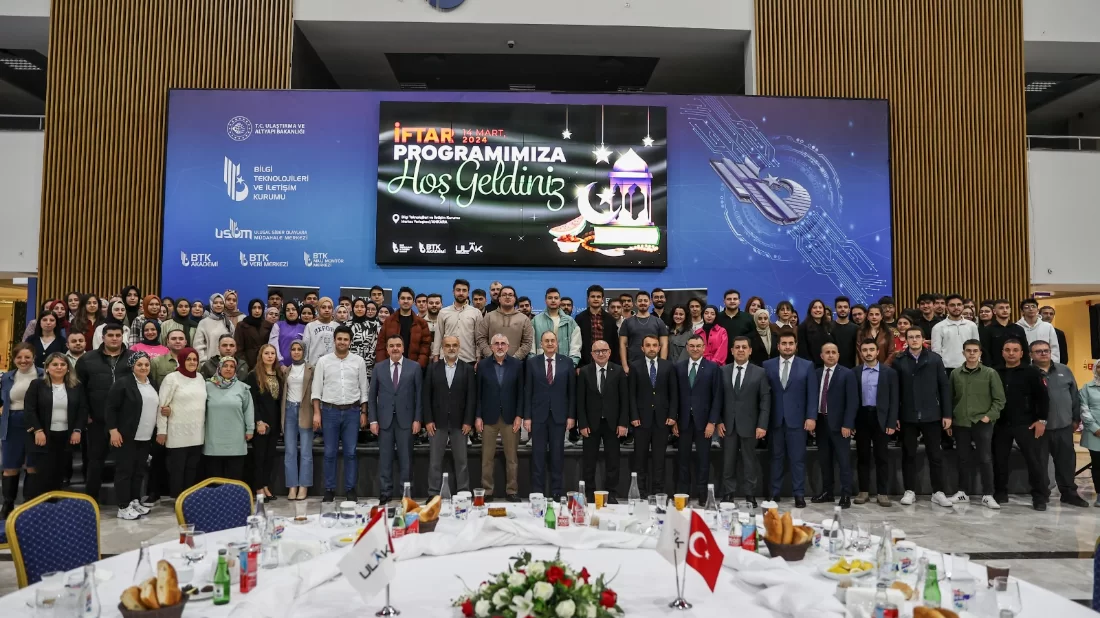 ULAK Haberleşme, üniversite öğrencileri için iftar düzenledi