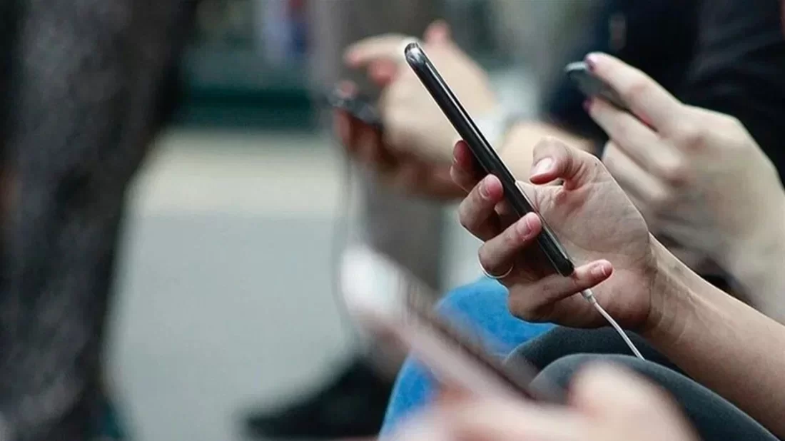 Yurt dışından ikinci cep telefonu getirilmesi yasaklandı